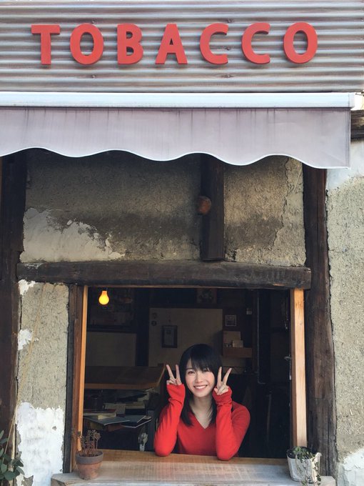 圖片來源／横山由依(左)、はんなりギロリの頼子さん公式(右上/右下) Twitter<a href="https://twitter.com/Yui_yoko1208/status/1004513880536563713" target="_blank" rel="noopener noreferrer">https://twitter.com/Yui_yoko1208/status/1004513880536563713</a>