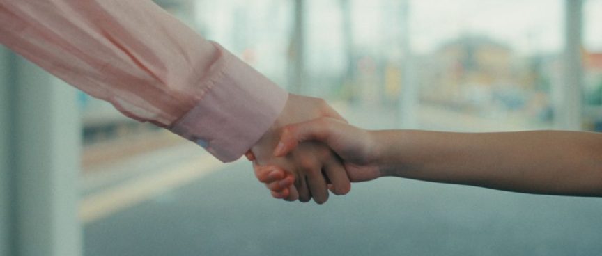 乃木坂46 第33張單曲收錄曲 公開遠藤さくら、賀喜遥香組合的「マグカップとシンク」MV
